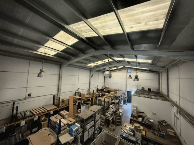 Business for sale in Salteras with garage - € 205,999 (Ref: 9343358)