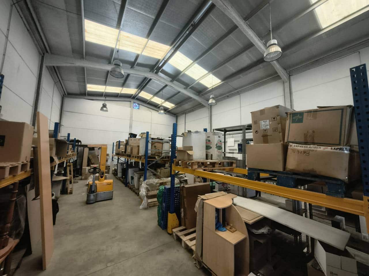 Virksomhed til salg i Salteras med garage - € 205.999 (Ref: 9343358)