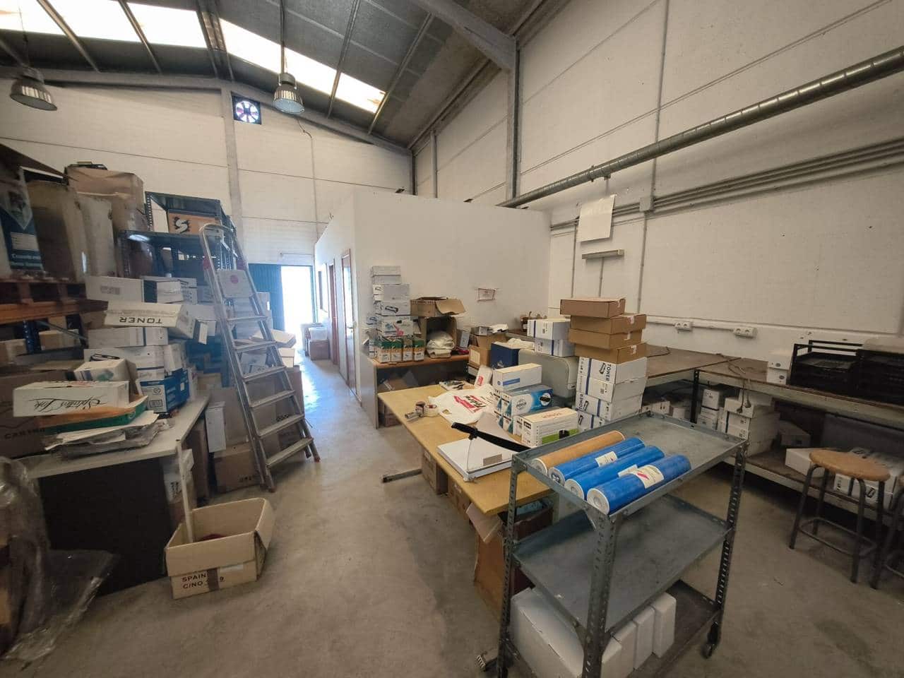 Virksomhed til salg i Salteras med garage - € 205.999 (Ref: 9343358)