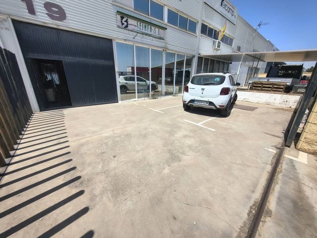 Business for sale in Salteras with garage - € 205,999 (Ref: 9343358)