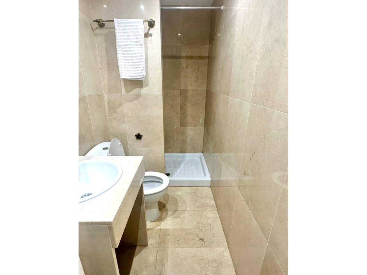 3 soveværelse Semi-Rækkehus til leje i Estepona med swimmingpool garage - € 2.250 (Ref: 9343360)