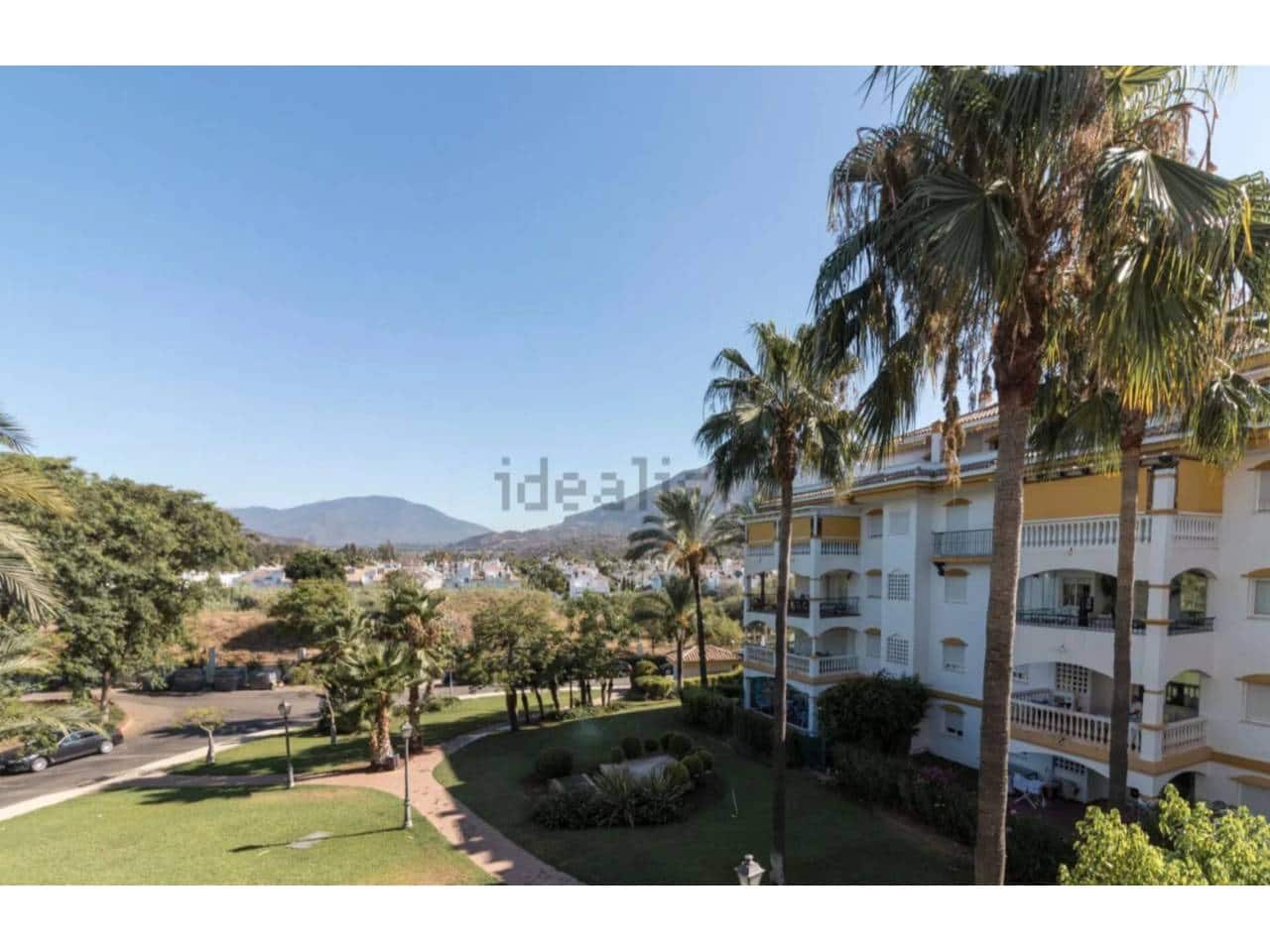 2 bedroom Flat for sale in Marbella with pool garage - € 572,000 (Ref: 9343361)
