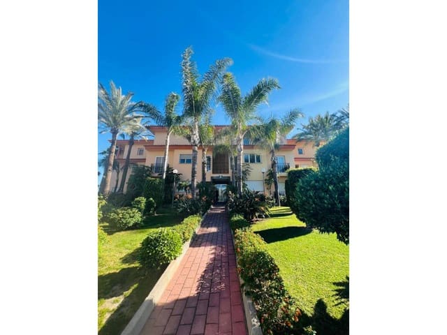 Appartement de 2 chambres à louer à Marbella avec piscine garage - 2 500 € (Ref: 9343362)