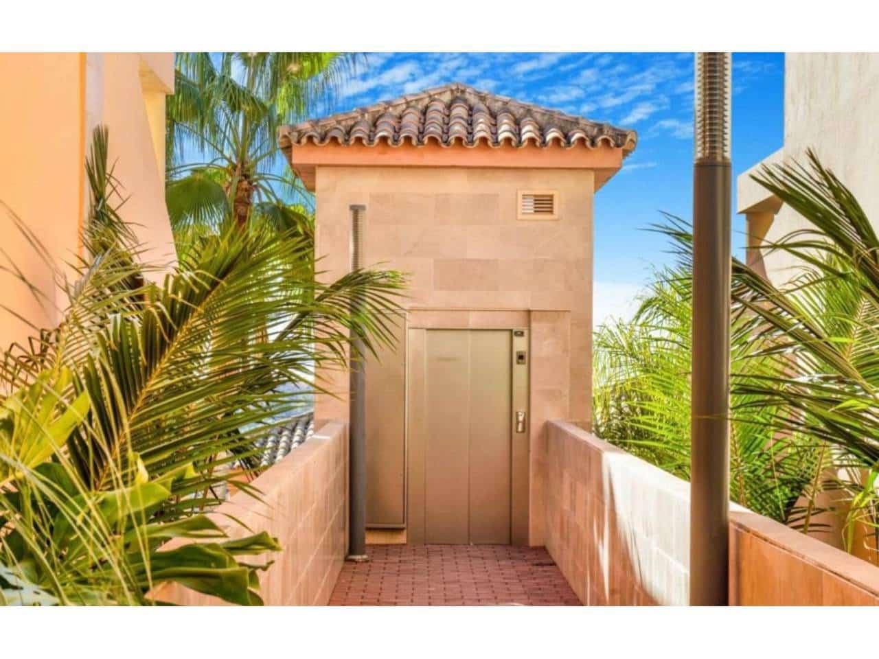 2 makuuhuone Asunto vuokrattavana paikassa Marbella mukana uima-altaan 
autotalli - 2 500 € (Ref: 9343362)