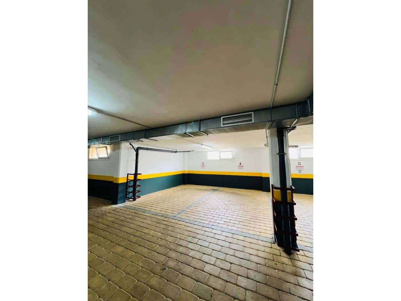 2 makuuhuone Asunto vuokrattavana paikassa Marbella mukana uima-altaan 
autotalli - 2 500 € (Ref: 9343362)