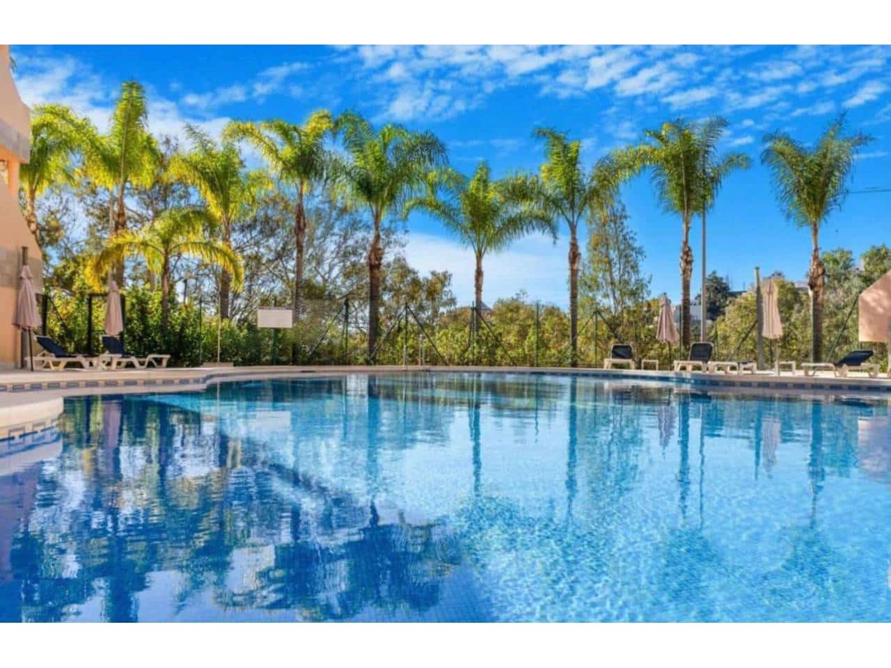 2 makuuhuone Asunto vuokrattavana paikassa Marbella mukana uima-altaan 
autotalli - 2 500 € (Ref: 9343362)