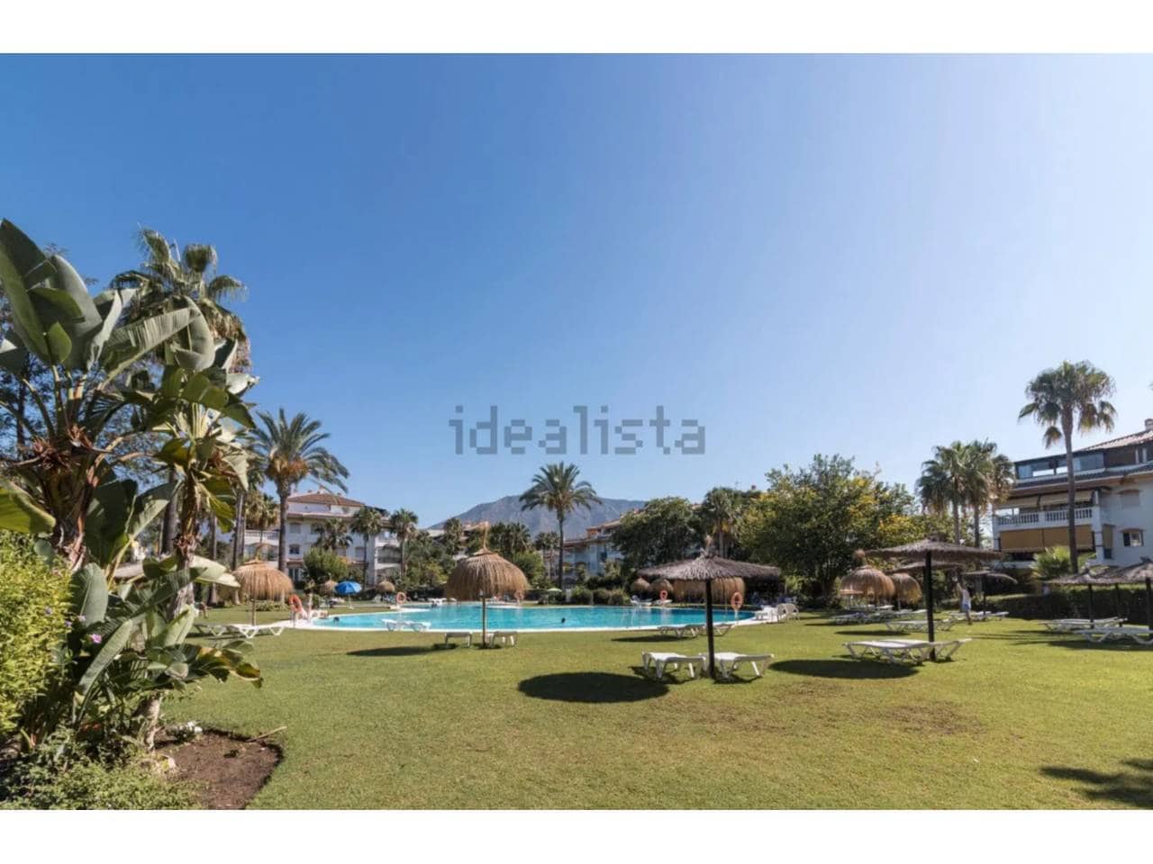 2 bedroom Flat for rent in Marbella with pool garage - € 2,000 (Ref: 9343364)