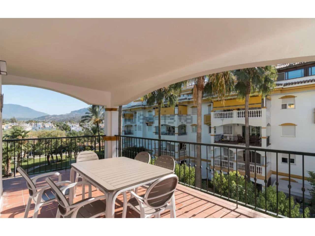 2 bedroom Flat for rent in Marbella with pool garage - € 2,000 (Ref: 9343364)