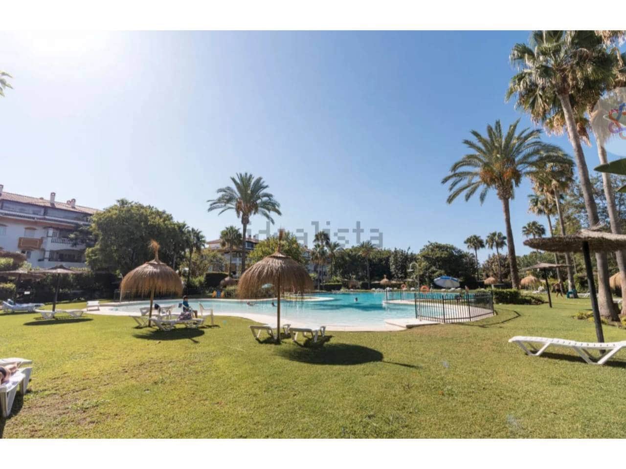 2 bedroom Flat for rent in Marbella with pool garage - € 2,000 (Ref: 9343364)
