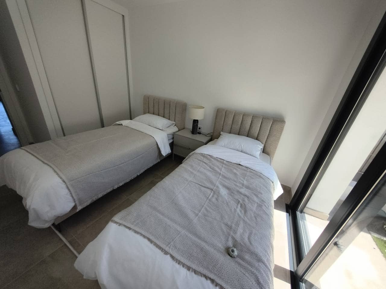 3 sypialnia Mieszkanie do wynajęcia w El Paraiso - 5 100 € (Ref: 9343365)