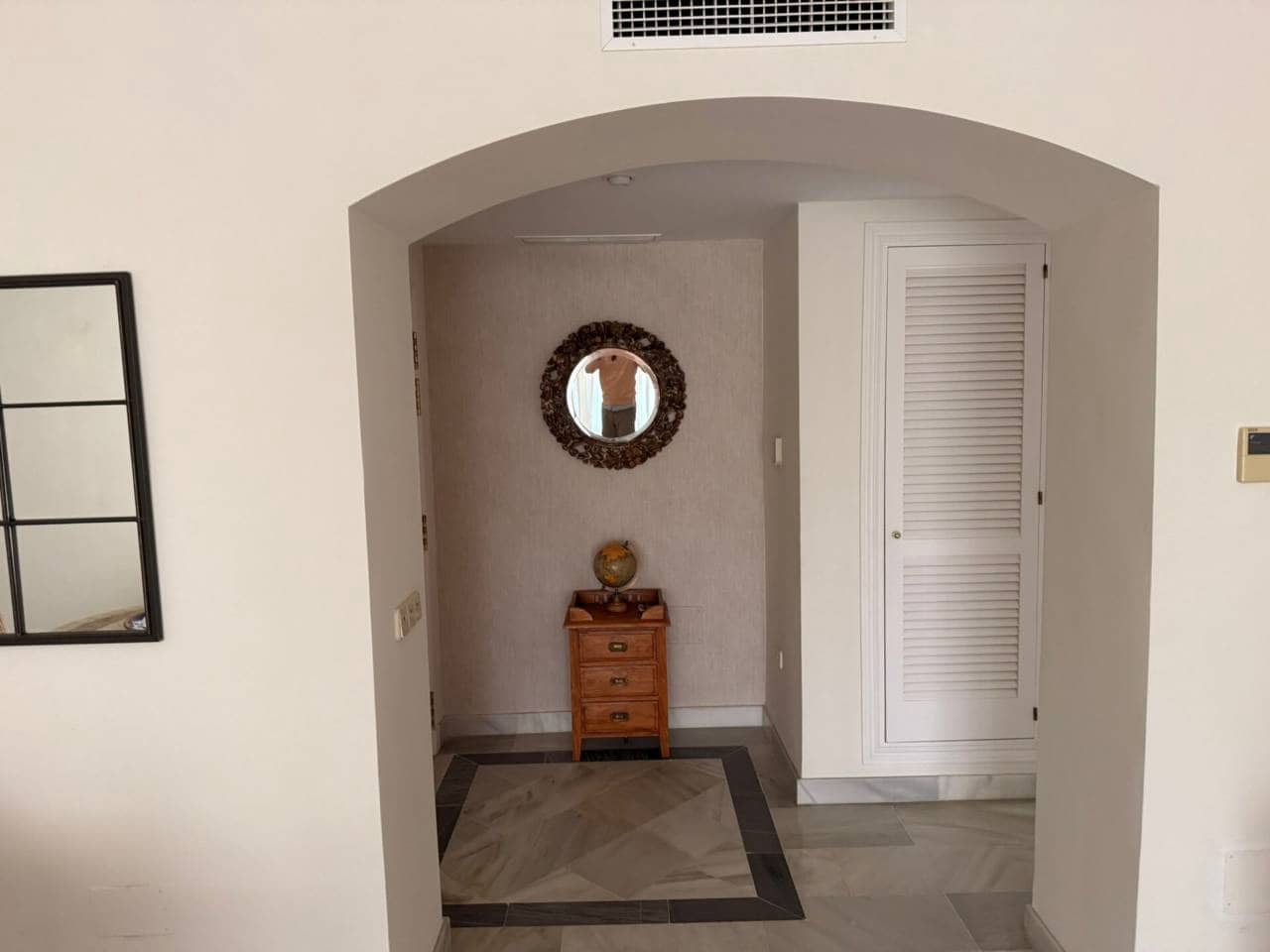 3 bedroom Flat for rent in Elviria with pool garage - € 3,500 (Ref: 9343367)