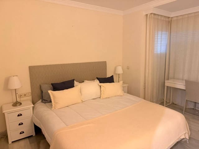 3 Zimmer Wohnung zu vermieten in Elviria, Marbella mit Pool Garage - 3.500 € (Ref: 9343367)