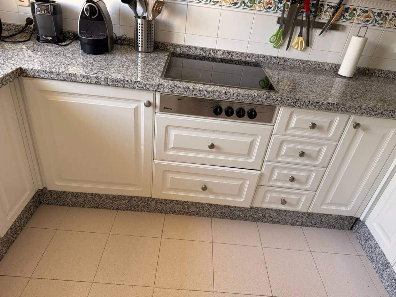 3 bedroom Flat for rent in Elviria with pool garage - € 3,500 (Ref: 9343367)