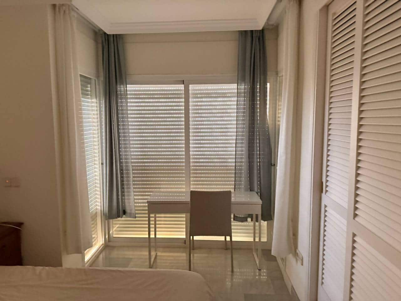 3 bedroom Flat for rent in Elviria with pool garage - € 3,500 (Ref: 9343367)