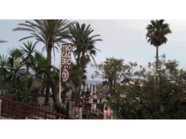 Appartement de 3 chambres à louer à Marbella avec piscine garage - 2 000 € (Ref: 9343368)