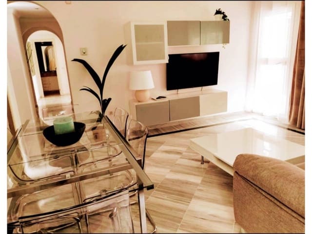 Appartement de 3 chambres à louer à Marbella avec piscine garage - 2 000 € (Ref: 9343368)