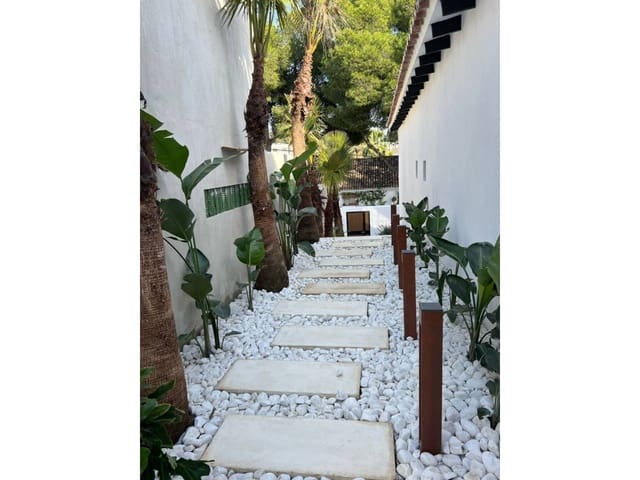 5 Zimmer Villa zu vermieten in Marbella mit Pool Garage - 9.500 € (Ref: 9343369)