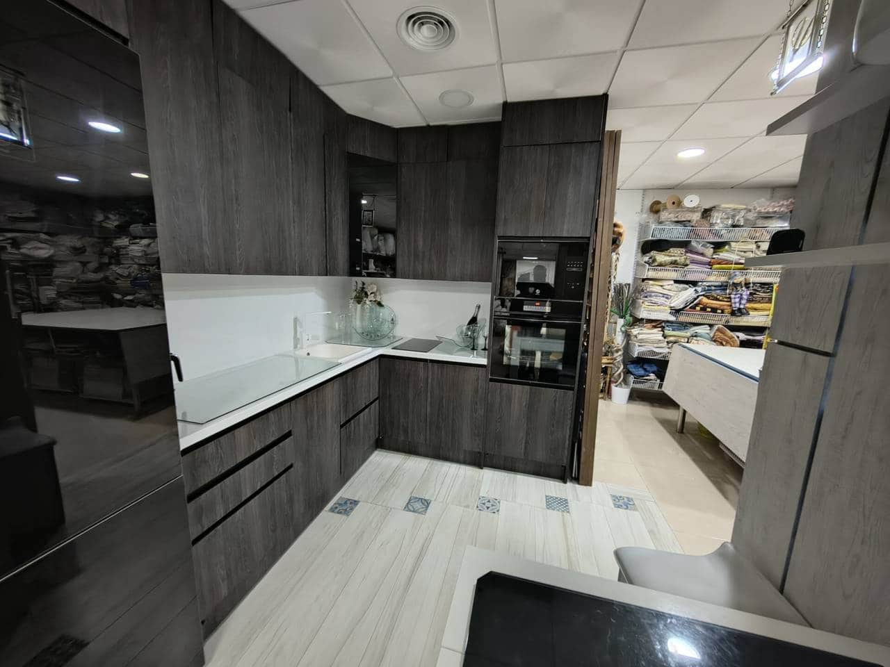 1 soverom Kommersiell til salgs i Marbella - € 200 000 (Ref: 9343372)