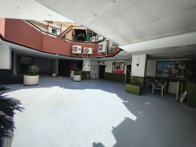 1 bedroom Commercial for sale in Marbella - € 200,000 (Ref: 9343372)