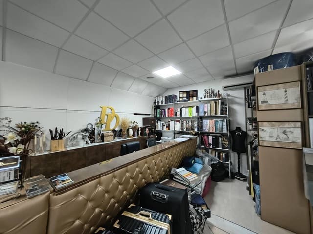 1 bedroom Commercial for sale in Marbella - € 200,000 (Ref: 9343372)