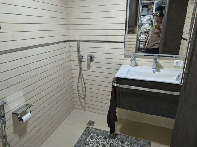 1 bedroom Commercial for sale in Marbella - € 200,000 (Ref: 9343372)