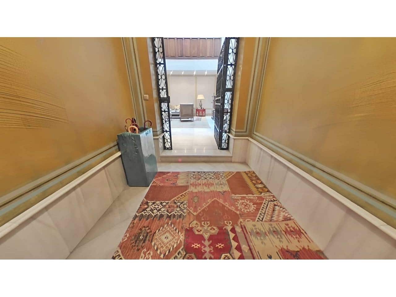 5 sypialnia Dom szeregowy na sprzedaż w Miasto Sewilla z garażem - 2 550 000 € (Ref: 9343375)