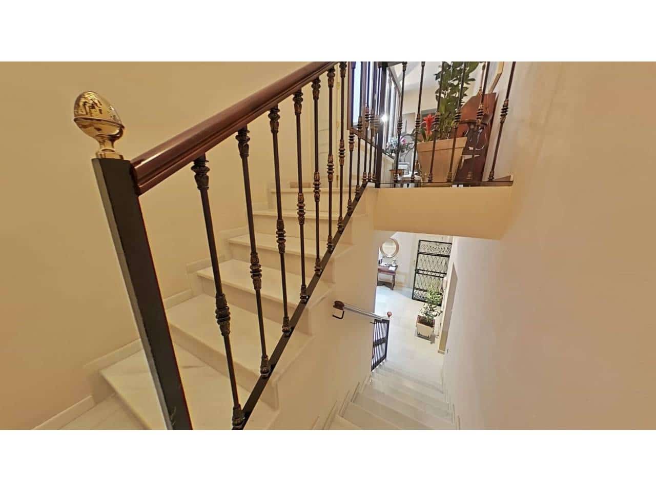 5 sypialnia Dom szeregowy na sprzedaż w Miasto Sewilla z garażem - 2 550 000 € (Ref: 9343375)