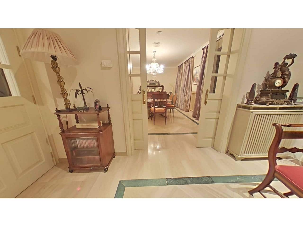 5 sypialnia Dom szeregowy na sprzedaż w Miasto Sewilla z garażem - 2 550 000 € (Ref: 9343375)