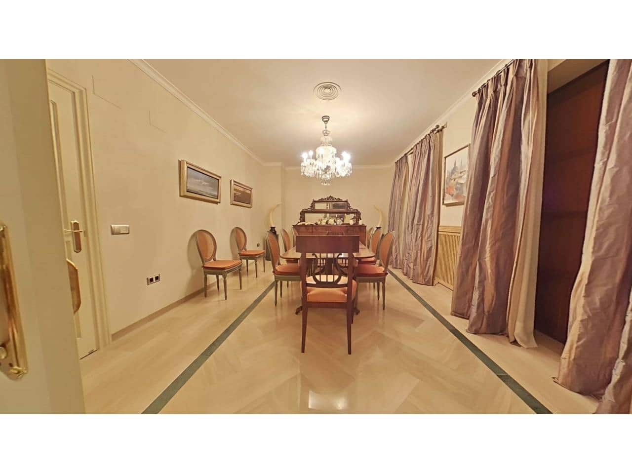 5 sypialnia Dom szeregowy na sprzedaż w Miasto Sewilla z garażem - 2 550 000 € (Ref: 9343375)