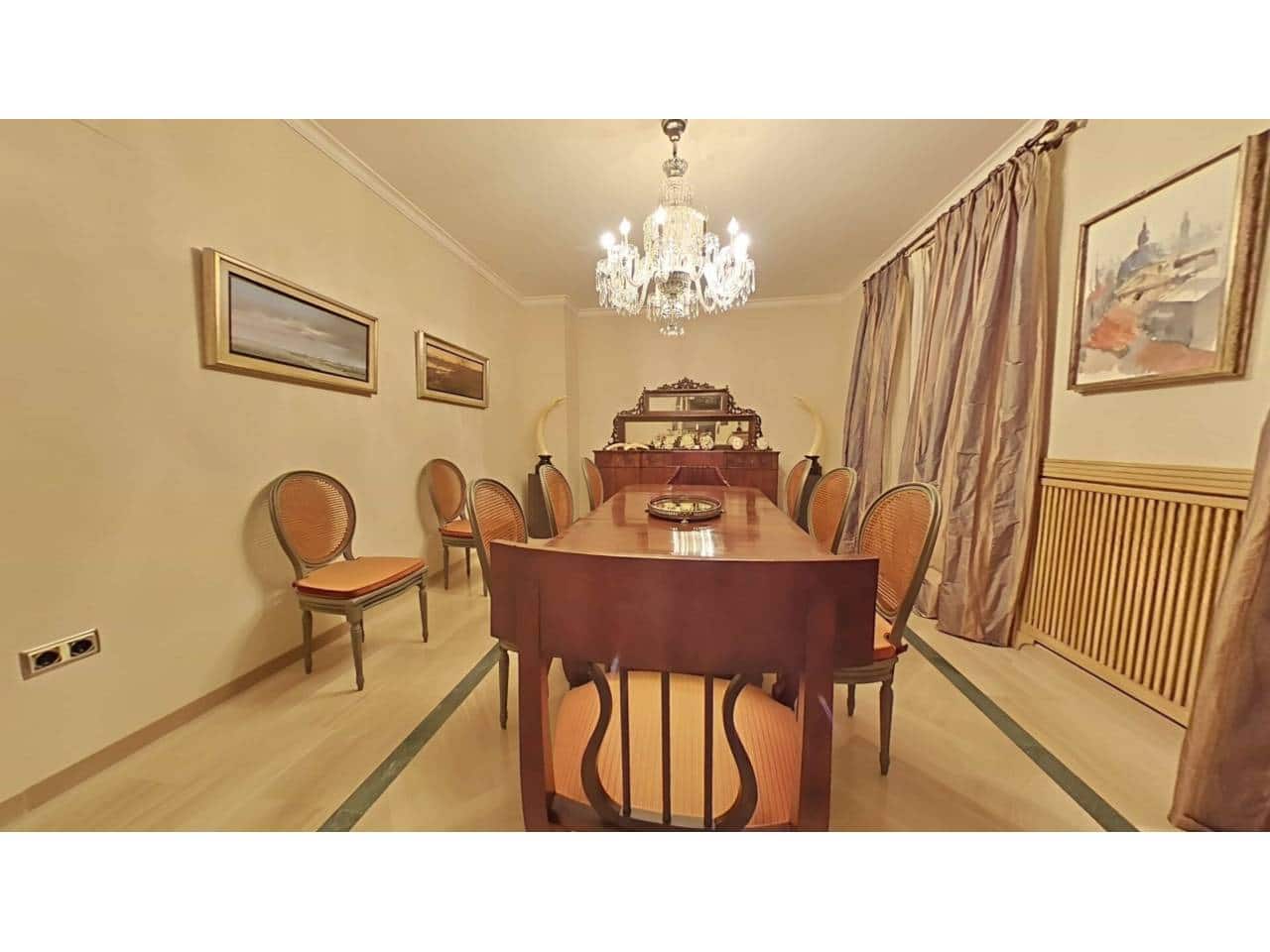 5 sypialnia Dom szeregowy na sprzedaż w Miasto Sewilla z garażem - 2 550 000 € (Ref: 9343375)