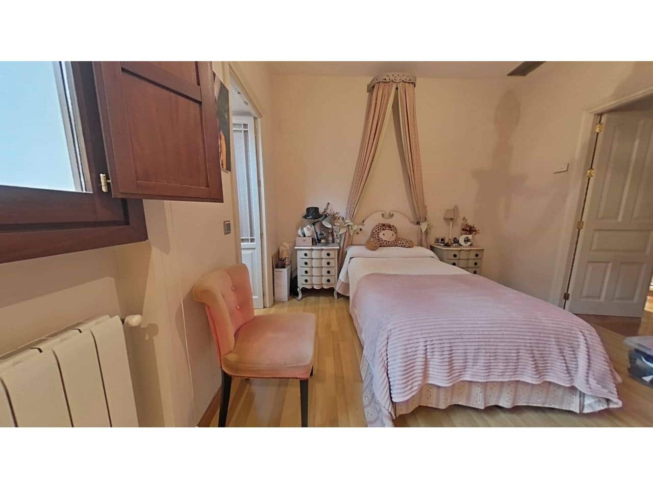 5 sypialnia Dom szeregowy na sprzedaż w Miasto Sewilla z garażem - 2 550 000 € (Ref: 9343375)