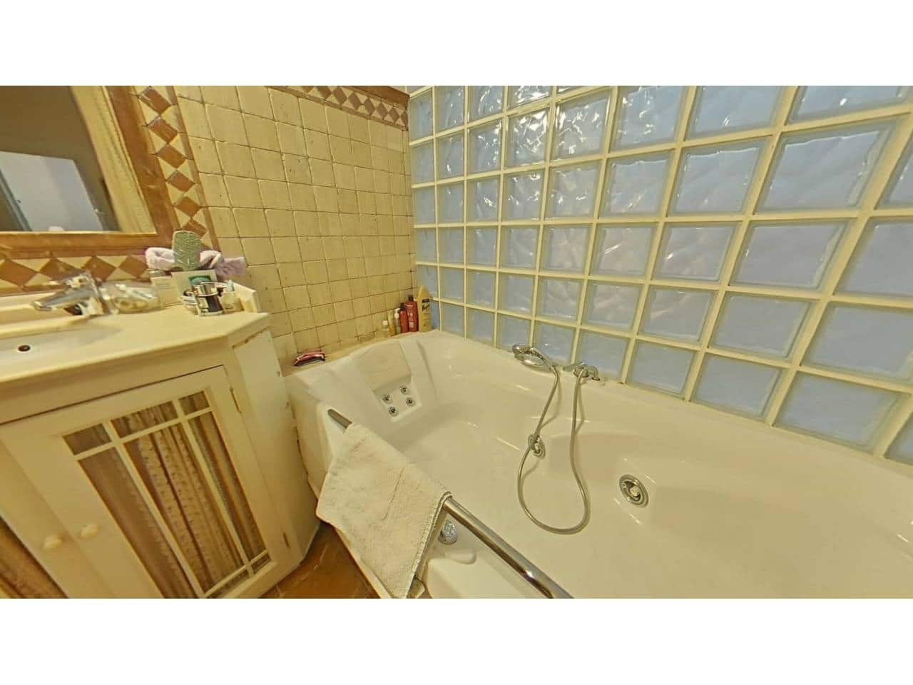 5 sypialnia Dom szeregowy na sprzedaż w Miasto Sewilla z garażem - 2 550 000 € (Ref: 9343375)