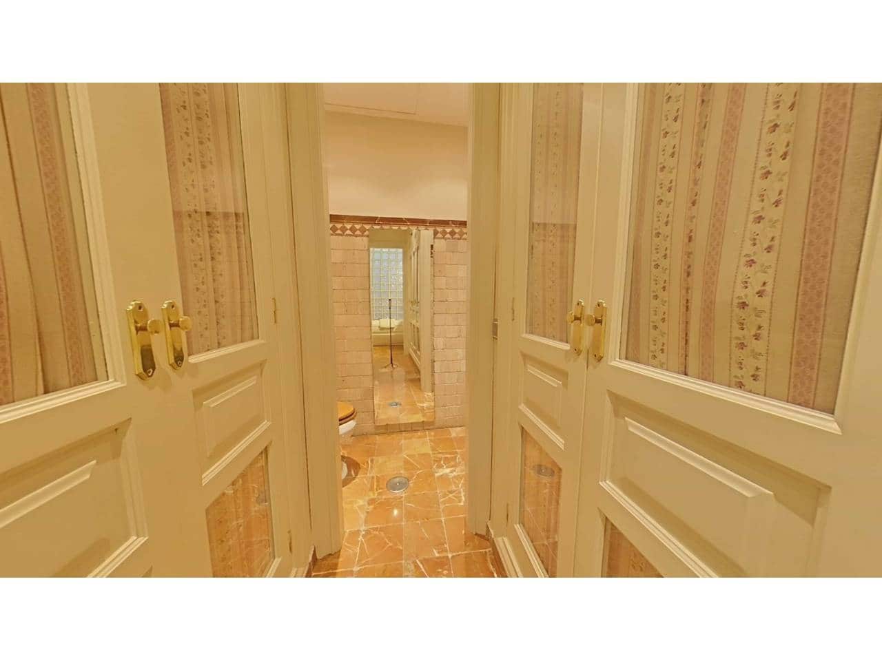 5 sypialnia Dom szeregowy na sprzedaż w Miasto Sewilla z garażem - 2 550 000 € (Ref: 9343375)