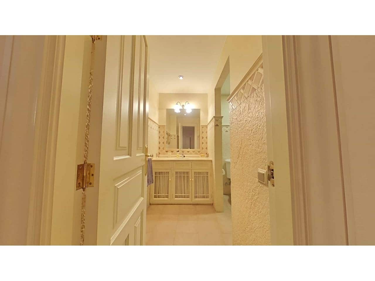 5 sypialnia Dom szeregowy na sprzedaż w Miasto Sewilla z garażem - 2 550 000 € (Ref: 9343375)