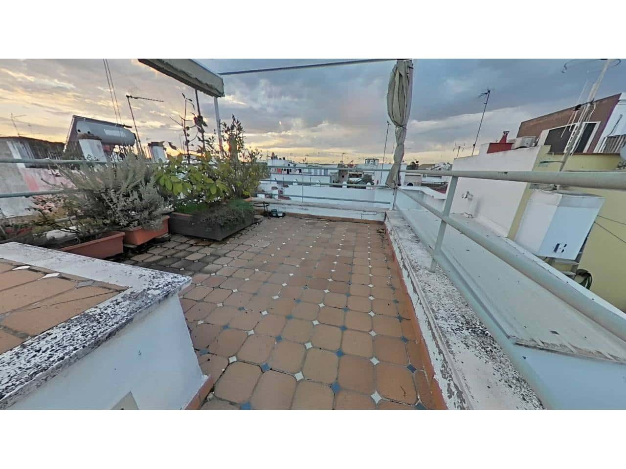 5 sypialnia Dom szeregowy na sprzedaż w Miasto Sewilla z garażem - 2 550 000 € (Ref: 9343375)