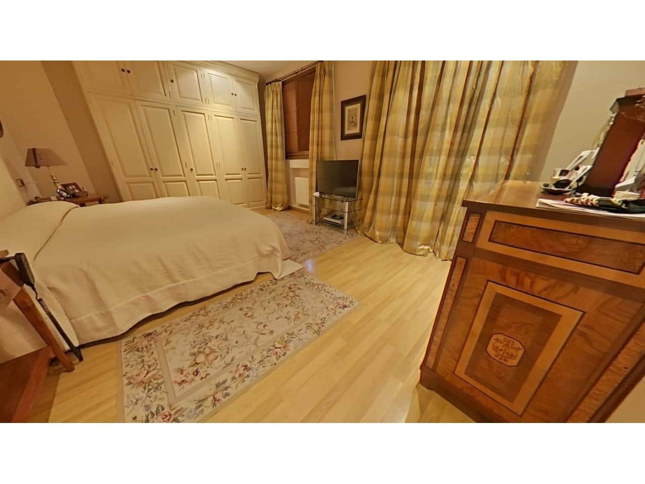 5 sypialnia Dom szeregowy na sprzedaż w Miasto Sewilla z garażem - 2 550 000 € (Ref: 9343375)