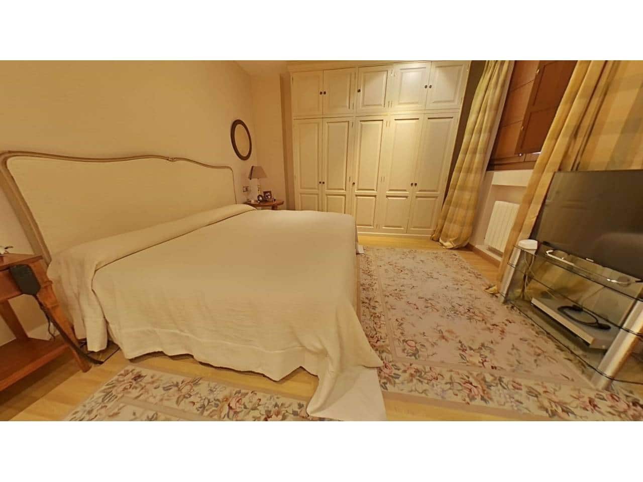 5 sypialnia Dom szeregowy na sprzedaż w Miasto Sewilla z garażem - 2 550 000 € (Ref: 9343375)