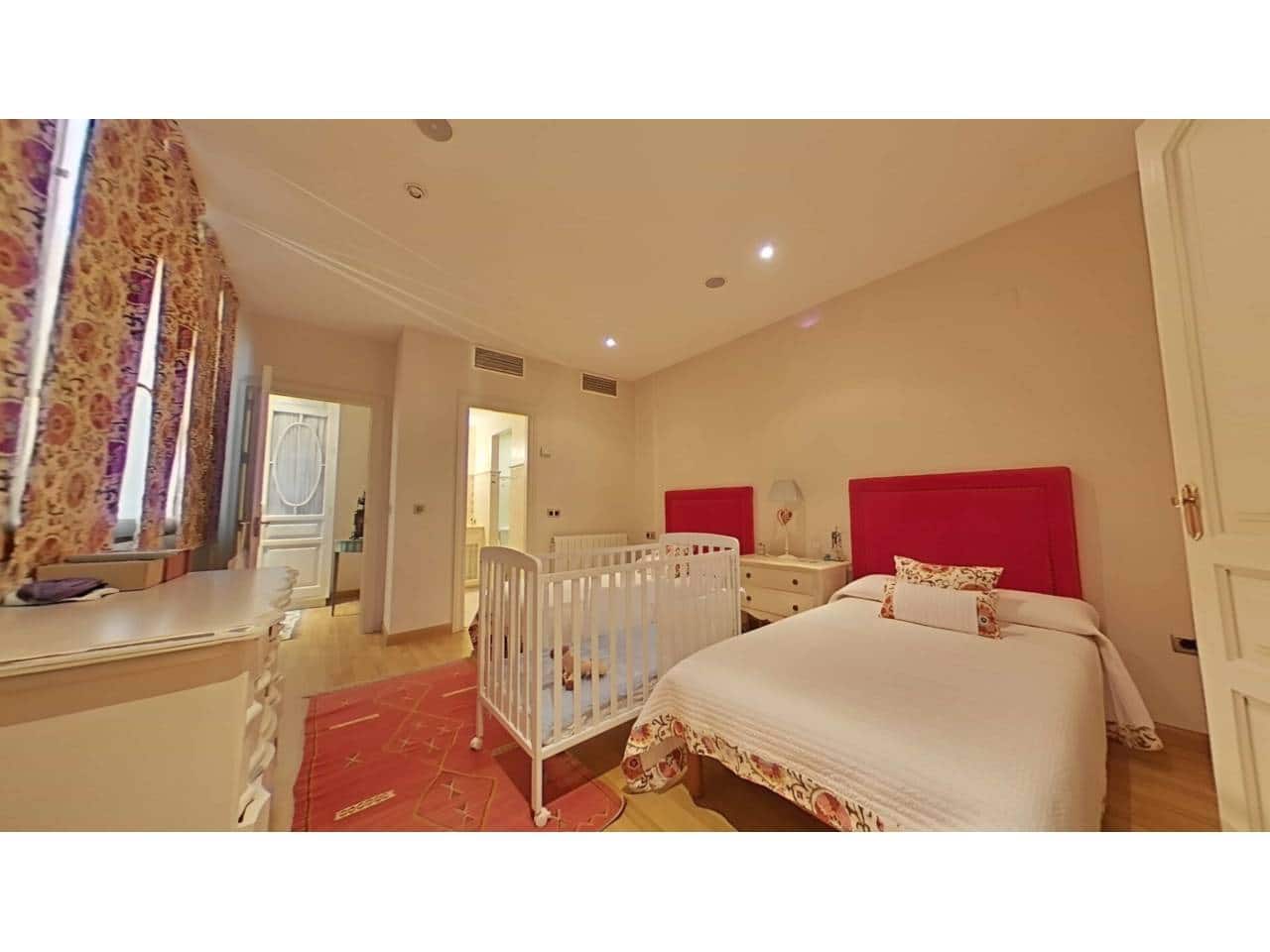 5 sypialnia Dom szeregowy na sprzedaż w Miasto Sewilla z garażem - 2 550 000 € (Ref: 9343375)