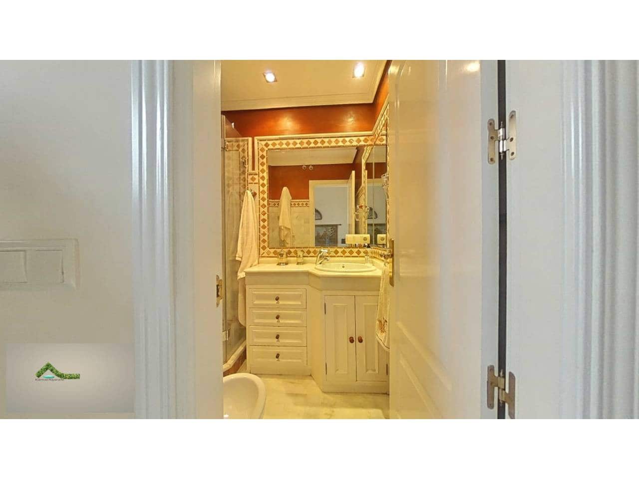 4 soveværelse Lejlighed til leje i Sevilla by - € 2.000 (Ref: 9343376)