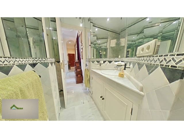 4 bedroom Flat for rent in Alfalfa, Seville city - € 2,000 (Ref: 9343376)