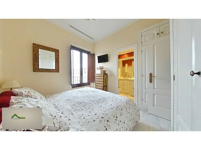 4 bedroom Flat for rent in Alfalfa, Seville city - € 2,000 (Ref: 9343376)