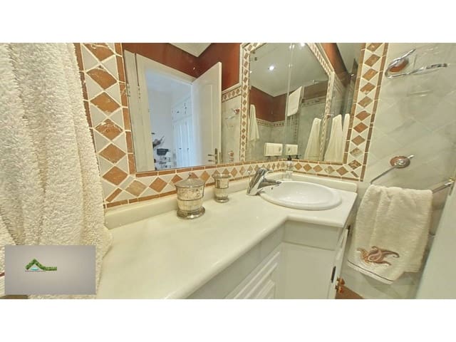 4 bedroom Flat for rent in Alfalfa, Seville city - € 2,000 (Ref: 9343376)