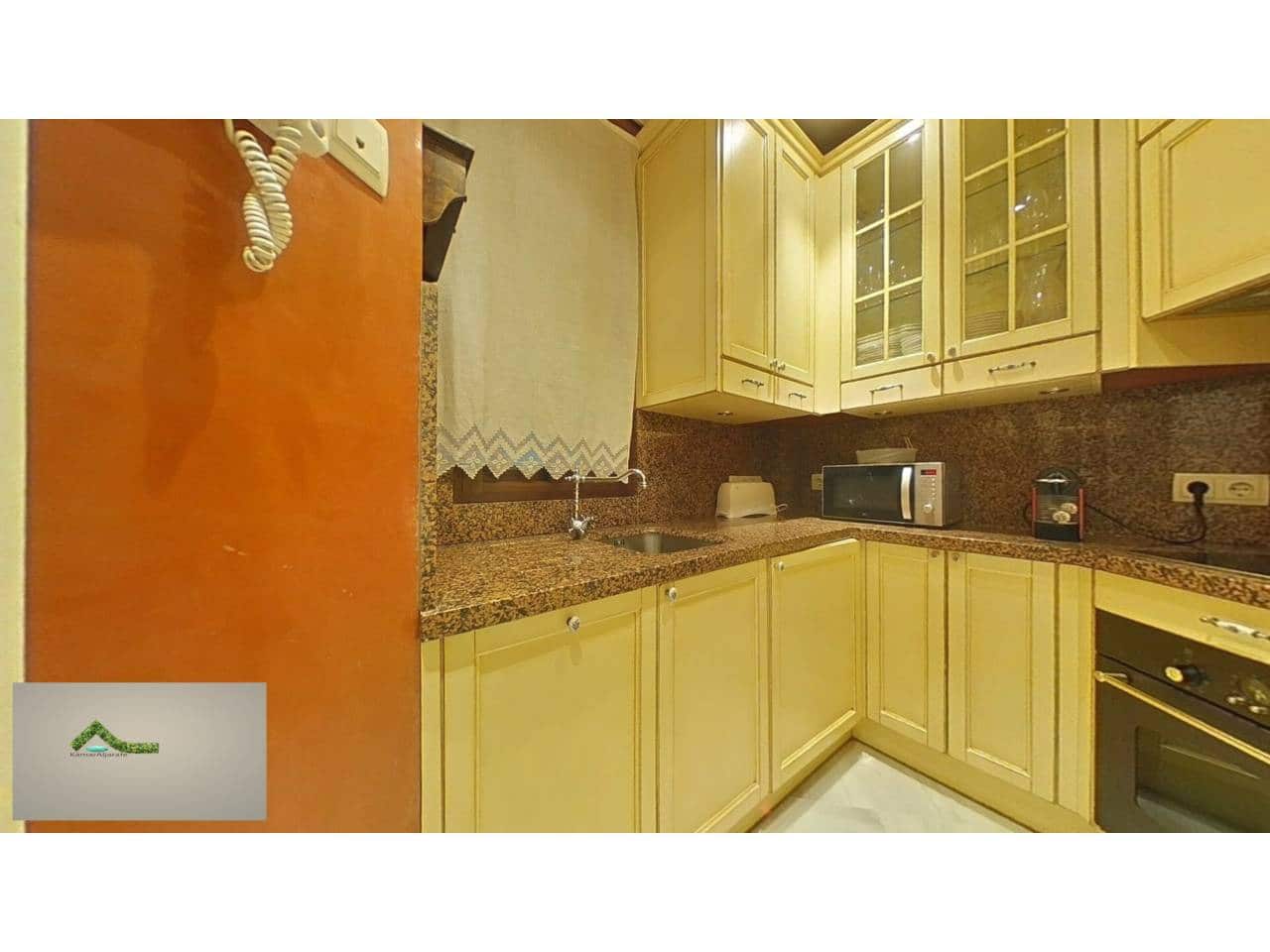 4 soveværelse Lejlighed til leje i Sevilla by - € 2.000 (Ref: 9343376)