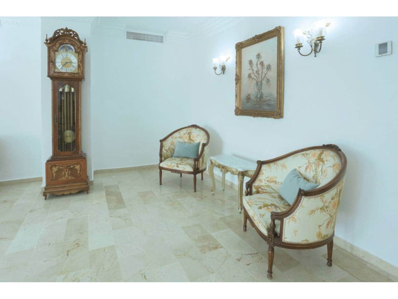 Appartement de 3 chambres à louer à Marbella avec piscine garage - 2 900 € (Ref: 9343377)