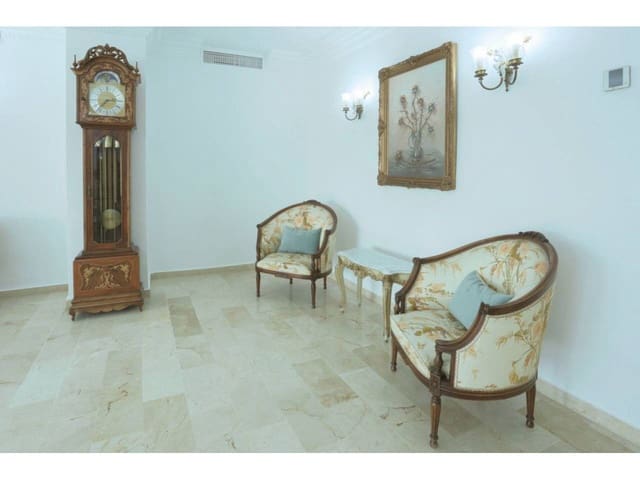 3 bedroom Flat for rent in Marbella with pool garage - € 2,900 (Ref: 9343377)