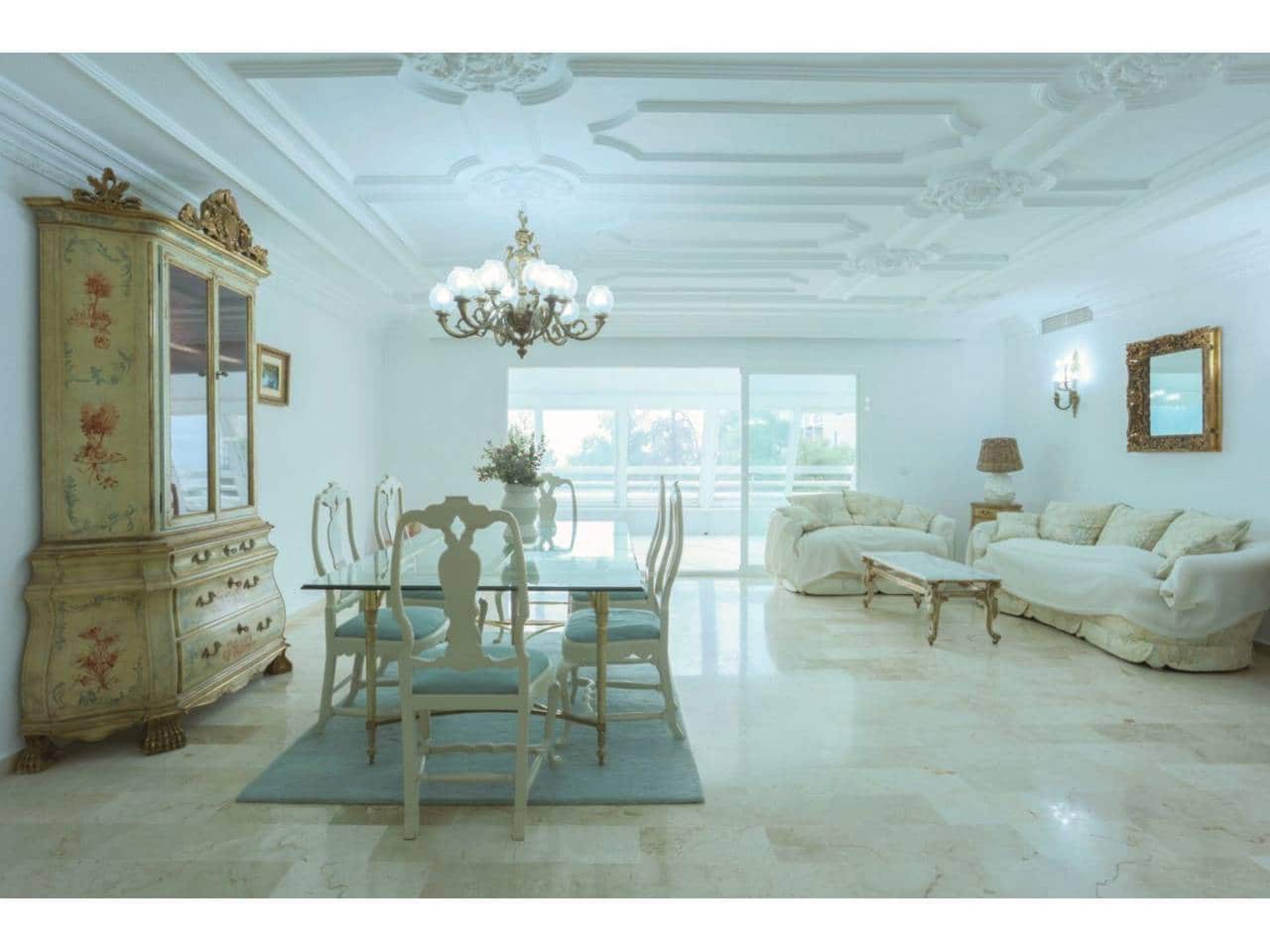 Appartement de 3 chambres à louer à Marbella avec piscine garage - 2 900 € (Ref: 9343377)