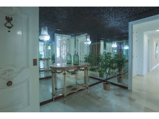 3 bedroom Flat for rent in Marbella with pool garage - € 2,900 (Ref: 9343377)