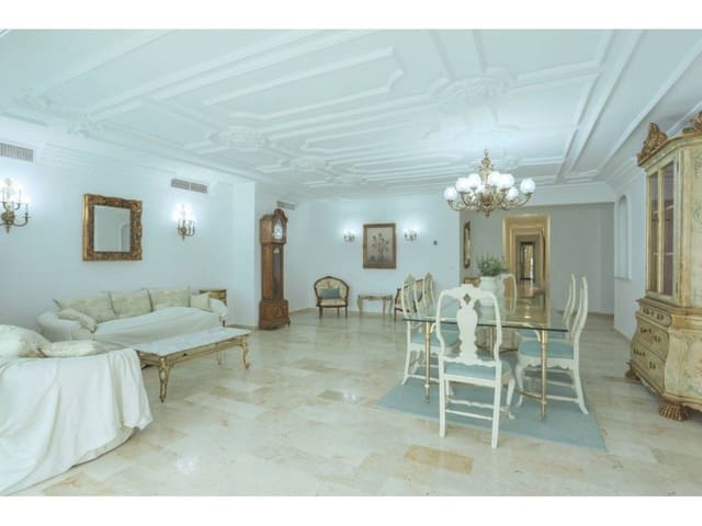 3 bedroom Flat for rent in Marbella with pool garage - € 2,900 (Ref: 9343377)