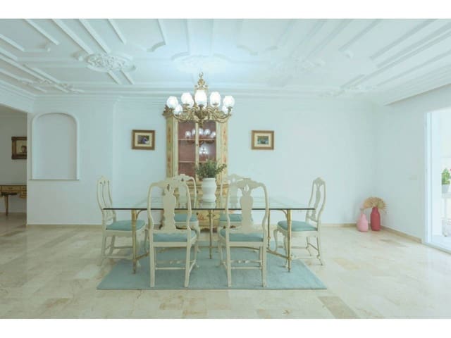 3 bedroom Flat for rent in Marbella with pool garage - € 2,900 (Ref: 9343377)