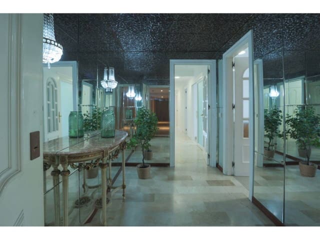 3 bedroom Flat for rent in Marbella with pool garage - € 2,900 (Ref: 9343377)